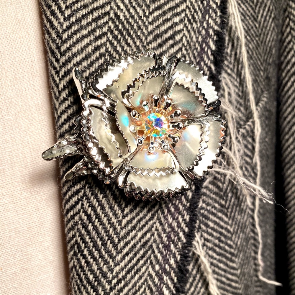 Vintage Silver Toned Flower Broach